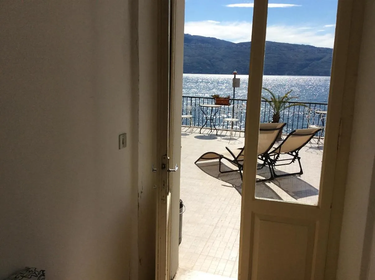 ** Hotel Albergo Gargnano Italie