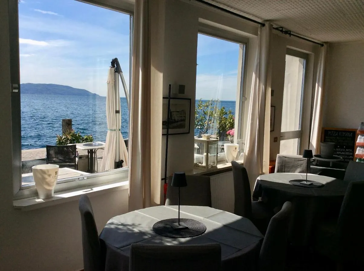 Albergo Gargnano 2*,